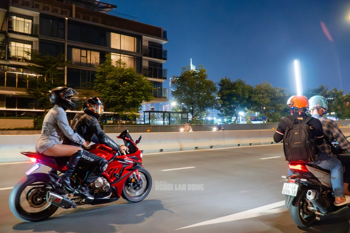 VIDEO: “Cơn sốt” quay phim cùng mô tô phân khối lớn - 10