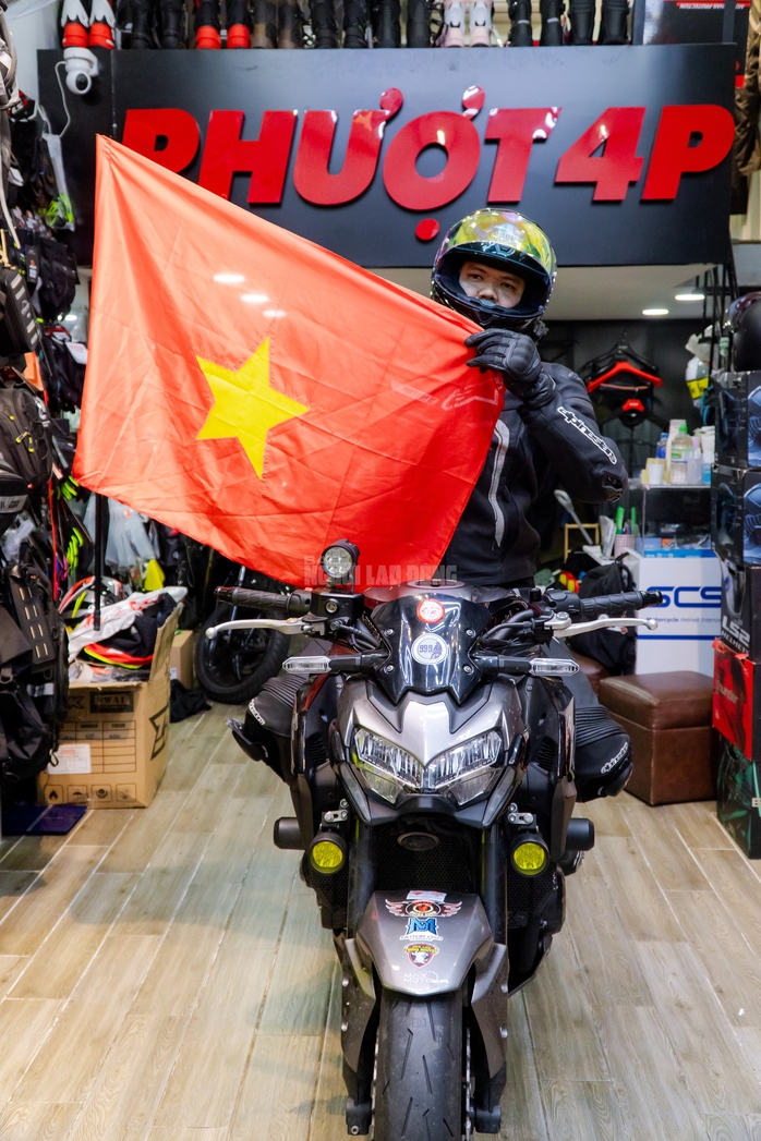 VIDEO: “Cơn sốt” quay phim cùng mô tô phân khối lớn - 6