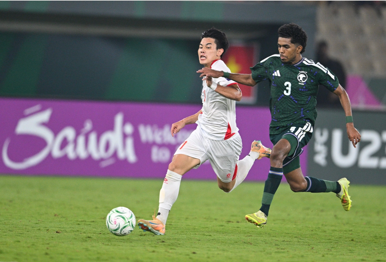 Đình Bắc chơi ngày càng trưởng thành trong màu áo U23 Việt Nam (Ảnh AFC)