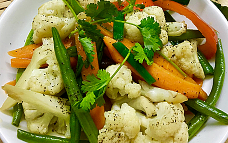 Bông cải trắng xào tỏi.