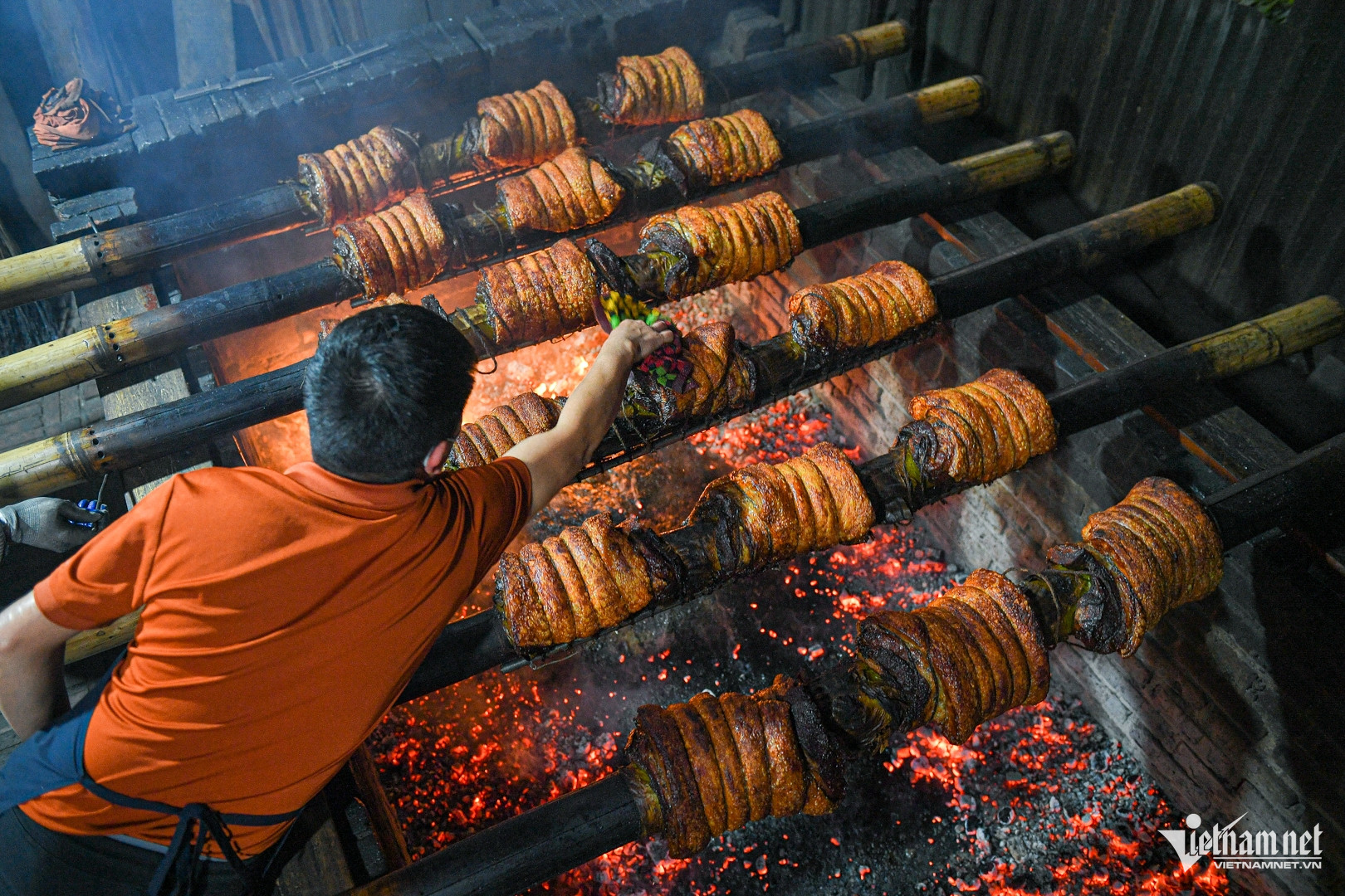 Thịt quay đòn là đặc sản kỳ công, tồn tại hơn 1.000 năm ở Đường Lâm