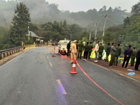 Lật xe khách ở Sơn La, 3 người tử vong