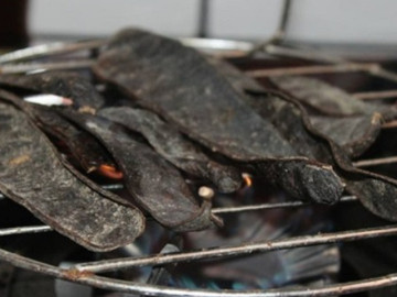 Xông nhà bằng bồ kết cuối năm có thể giúp loại bỏ uế, xua đuổi tà khí và điềm rủi