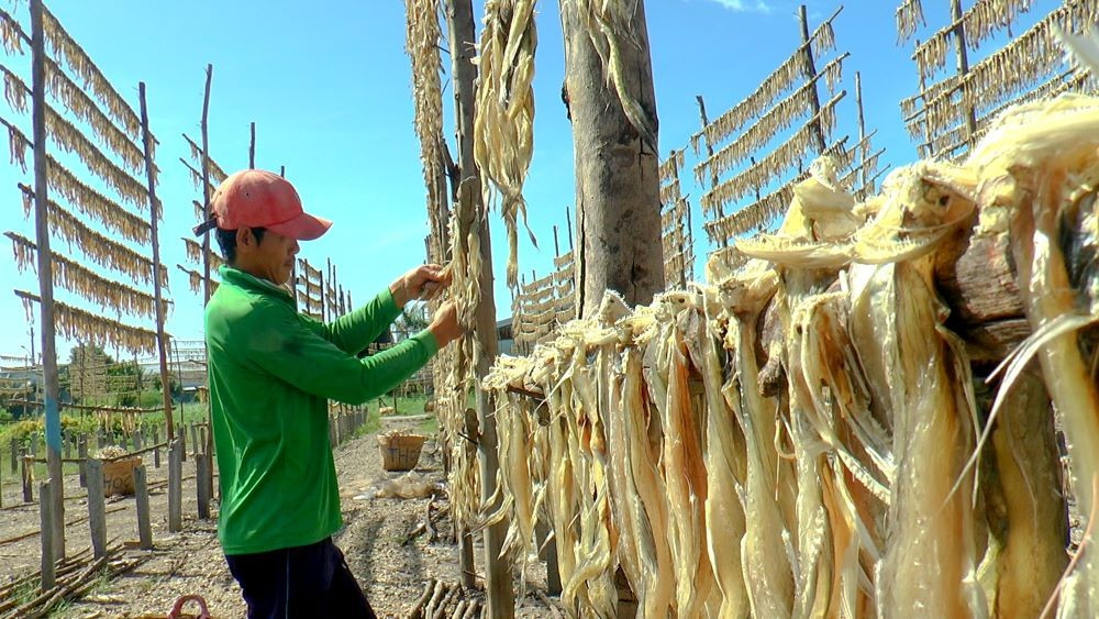 Làng khô cá khoai vào vụ Tết: Tất bật ngày đêm, làm bao nhiêu hết bấy nhiêu - 5