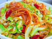 Bếp Eva - Loại rau rẻ tiền, bán đầy chợ Việt, giàu vitamin, tốt cho tim mạch, đem xào với miến thành món ăn đậm đà