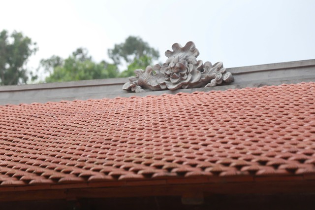 Mái Sau Tu Bổ Vẫn Giữ Ngói Cổ.