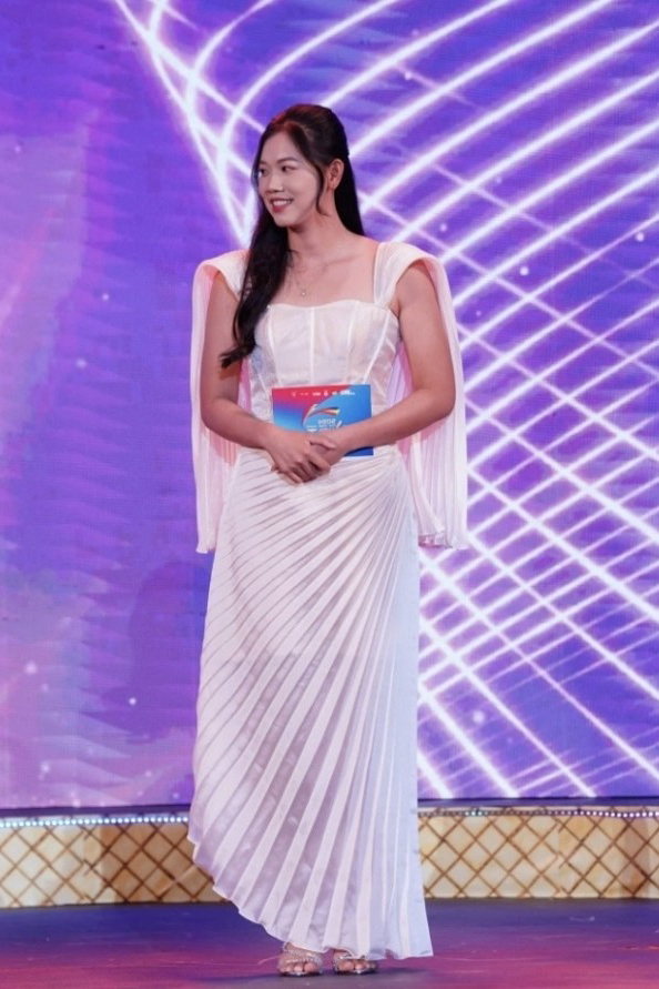 Ánh Viên cho biết cô thấy mình chỉ khác trước nhờ biết trang điểm, làm điệu và chú ý tới cách ăn mặc hơn.