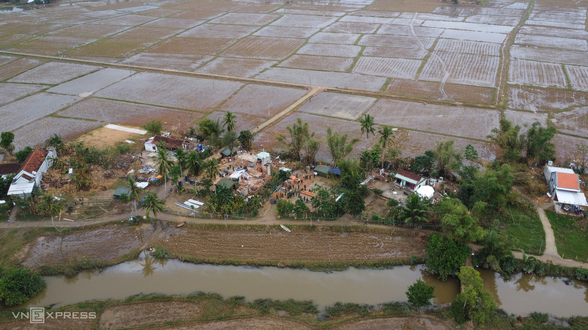 Những căn nhà mới ở rốn lũ Đắk Lắk - 2