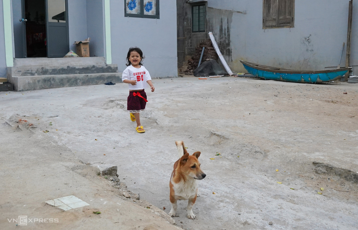 Những căn nhà mới ở rốn lũ Đắk Lắk - 12