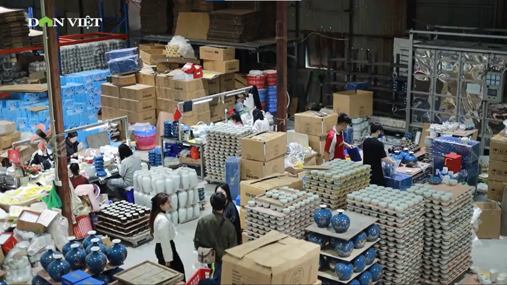 Làng gốm Bát Tràng tất bật sản xuất linh vật đẹp, độc, lạ phục vụ thị trường Tết Bính Ngọ 2026 - 1