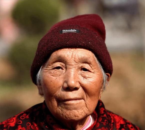 Đôi mắt sáng, có thần là một trong những đặc điểm của người có tuổi thọ cao, khỏe mạnh. Ảnh minh họa