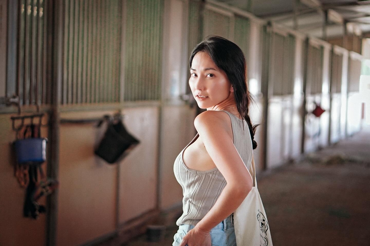 Nhan sắc tuổi 44 của mẹ đơn thân Kim Hiền - 2