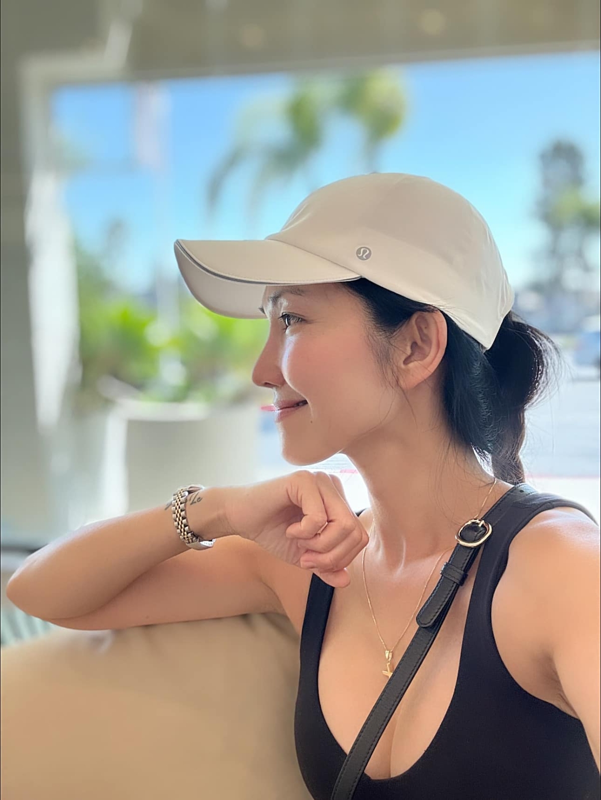 Nhan sắc tuổi 44 của mẹ đơn thân Kim Hiền - 1