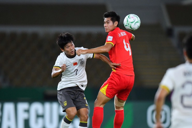 Hiểu Minh không thể tiếp tục thi đấu vì chấn thương (Ảnh: AFC)