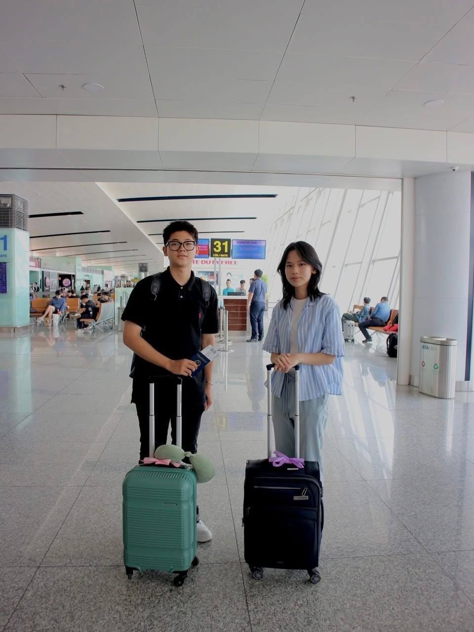 Thùy Trang lên đường sang Mỹ thi ViSEF đại diện cho trường.