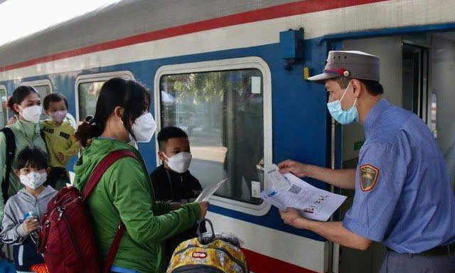 Những ai được giảm giá vé tàu theo chính sách mới? - 1