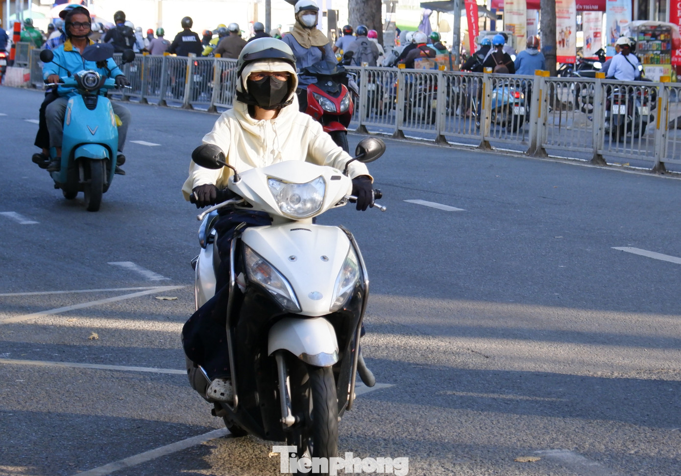 Dưới tác động của đợt không khí lạnh tăng cường, nhiệt độ tại TPHCM những ngày tới có xu hướng se lạnh về đêm và sáng sớm, thời tiết phổ biến hanh khô, độ ẩm giảm. Ảnh minh họa: Hữu Huy