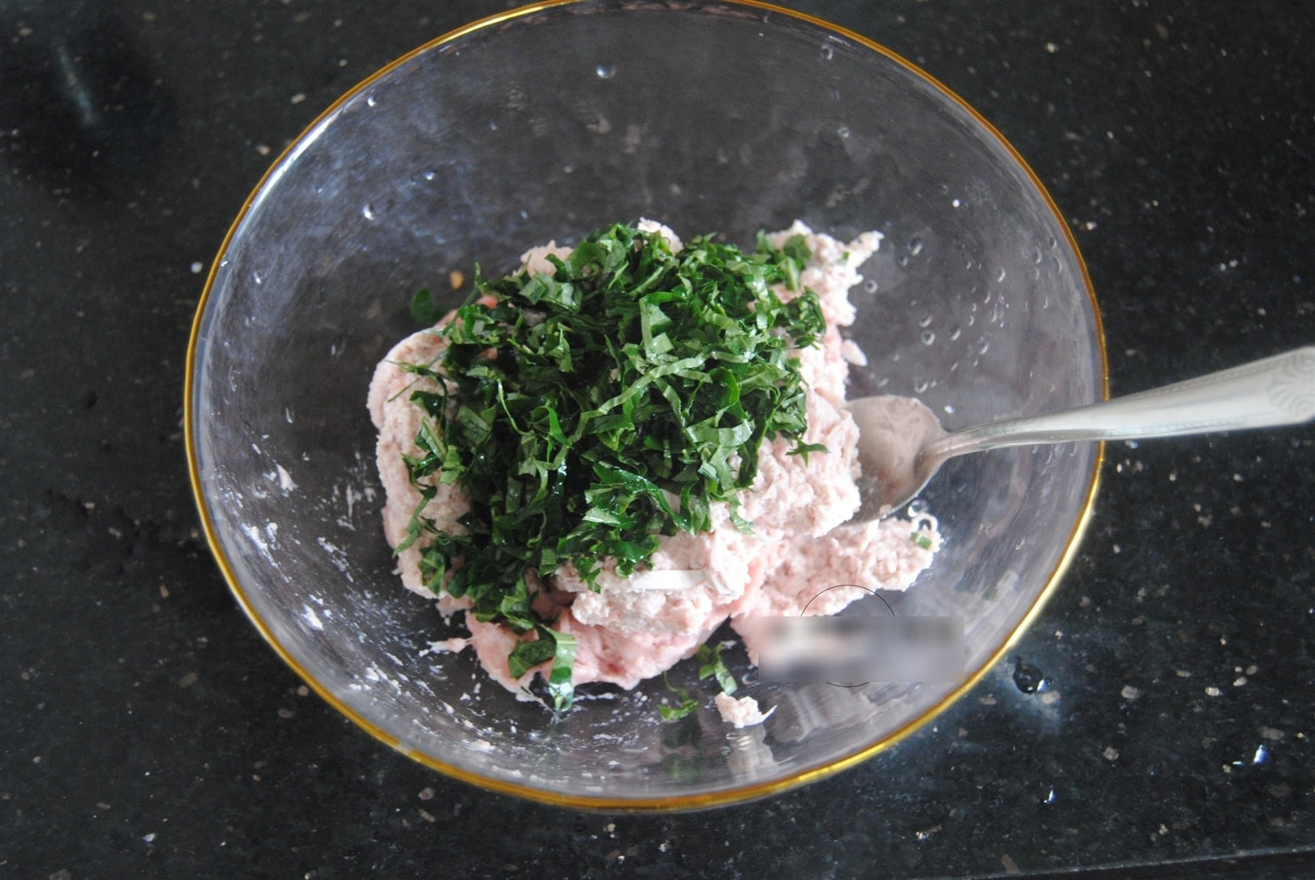 Loại rau dại có hương thơm độc nhất vô nhị, có thể ngăn ngừa cảm lạnh, kết hợp với thịt heo thành món ngon tuyệt - 5