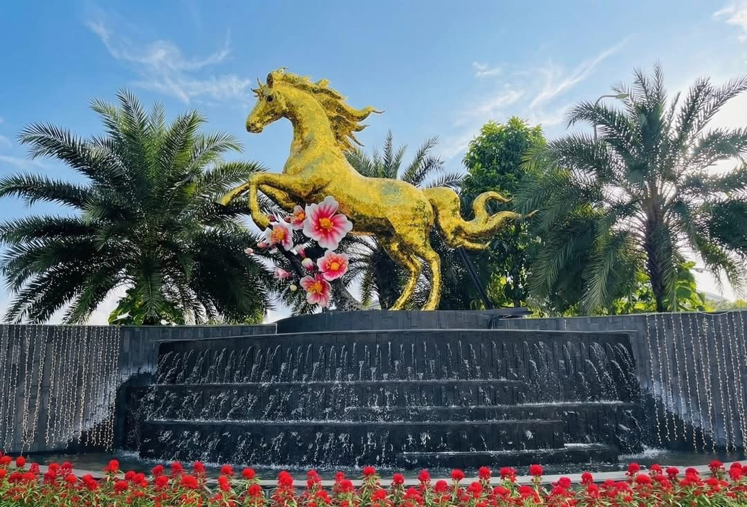 Linh Vật Ngựa Tết Bính Ngọ 2026 Ở Các Tỉnh Thành, Đâu Là Tuấn Mã Xịn Nhất? - 2