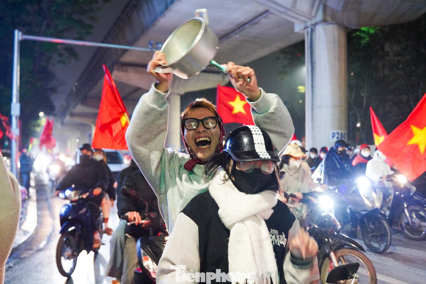 Bạn Dương Khánh (Từ Liêm, Hà Nội) chia sẻ: “Trận đấu tranh hạng Ba diễn ra vô cùng kịch tính, phải kéo dài đến loạt luân lưu. U23 Việt Nam đã thi đấu quá xuất sắc.”