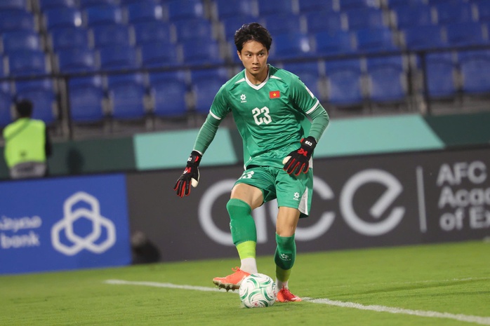 Theo thống kê của AFC, Văn Bình đã có tới 10 pha cứu thua trong tổng số 12 pha dứt điểm nguy hiểm của Hàn Quốc.