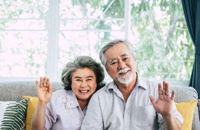 Những người cha mẹ sống tử tế, điềm đạm và có trách nhiệm thường nhận lại sự tôn trọng tự nhiên từ con cái khi về già. Ảnh minh họa