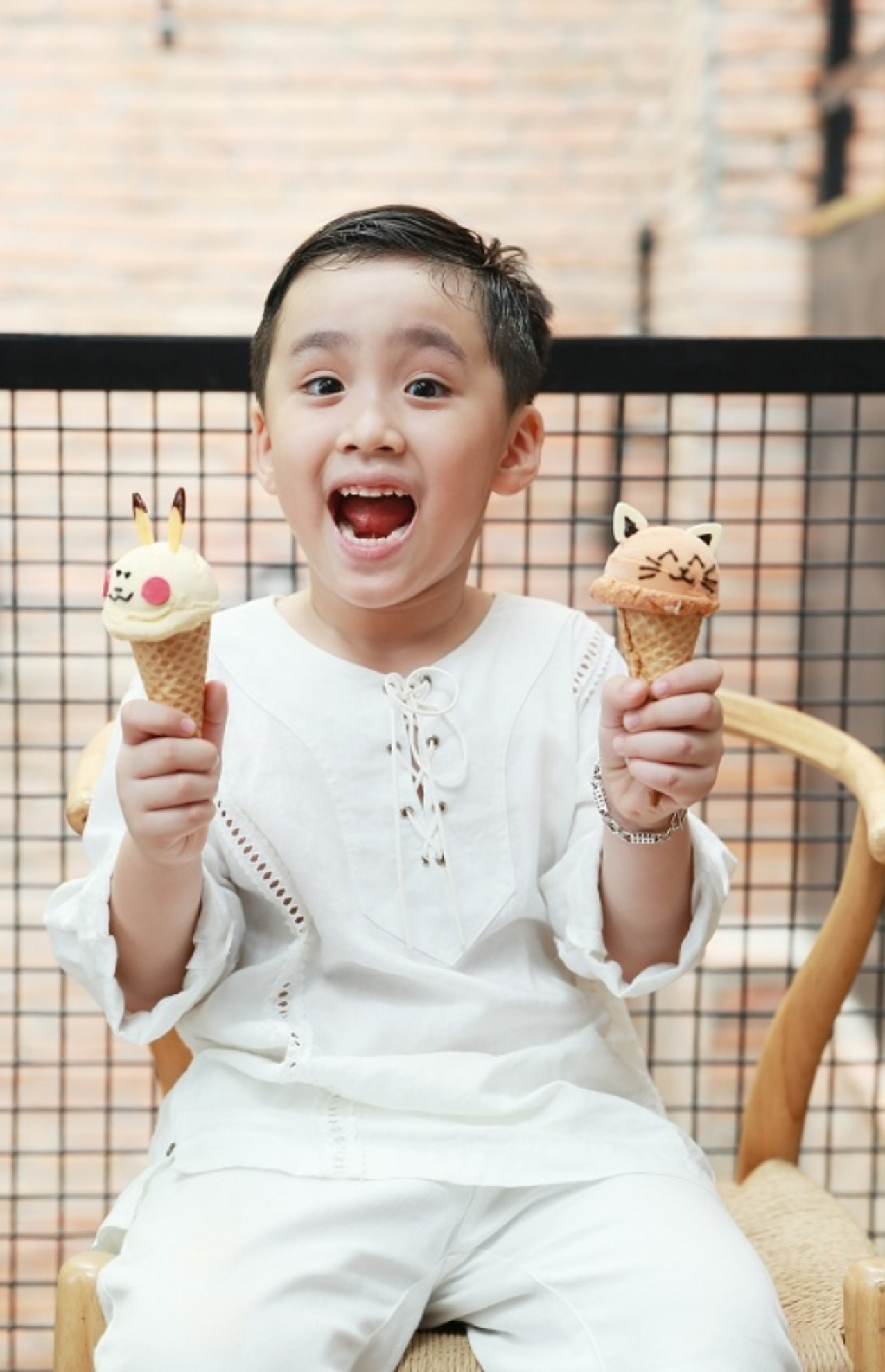 Con trai 13 tuổi cao 1m78, thạo 3 thứ tiếng của nghệ sĩ Thu Trang - Tiến Luật - 5