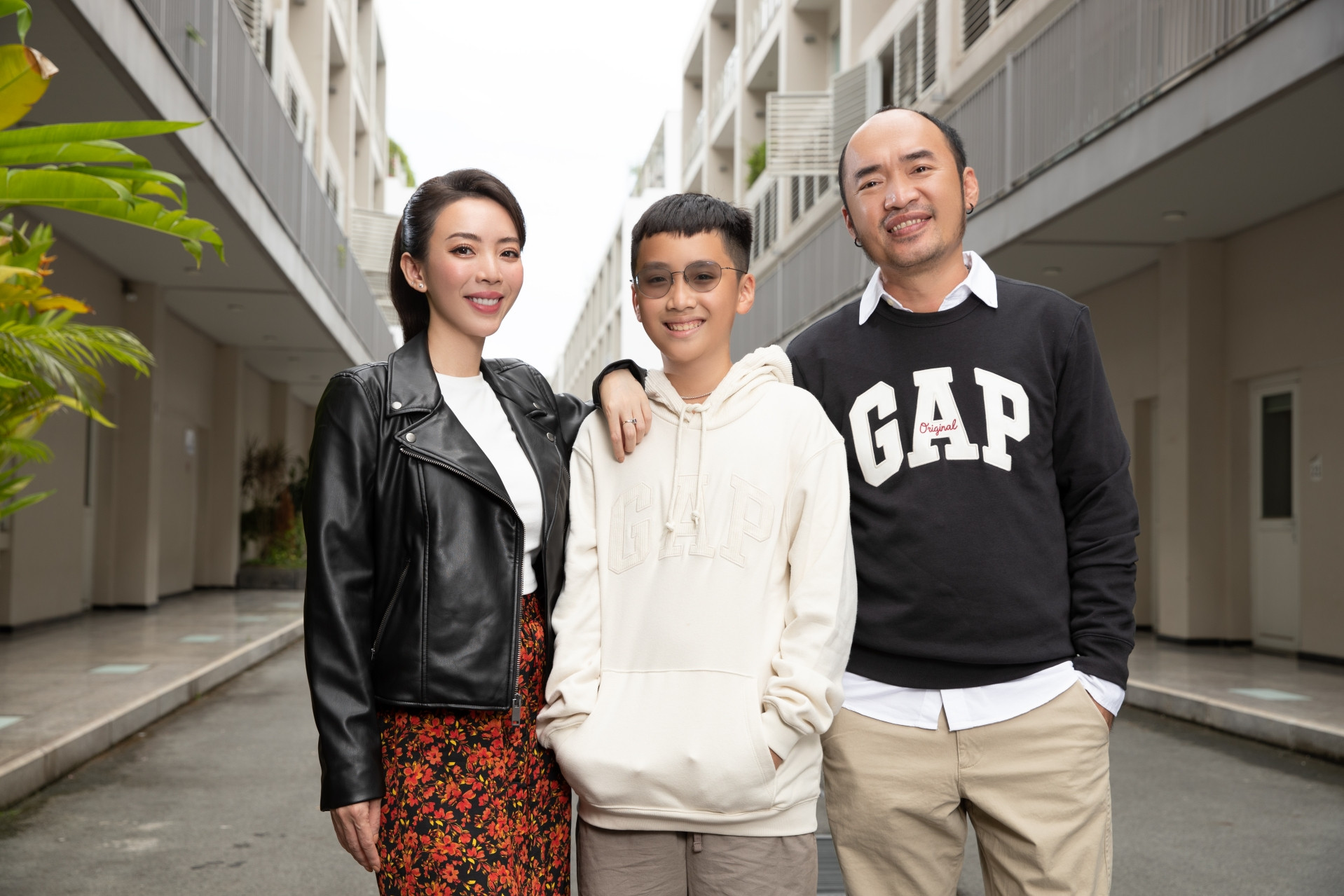 Con trai 13 tuổi cao 1m78, thạo 3 thứ tiếng của nghệ sĩ Thu Trang - Tiến Luật - 10