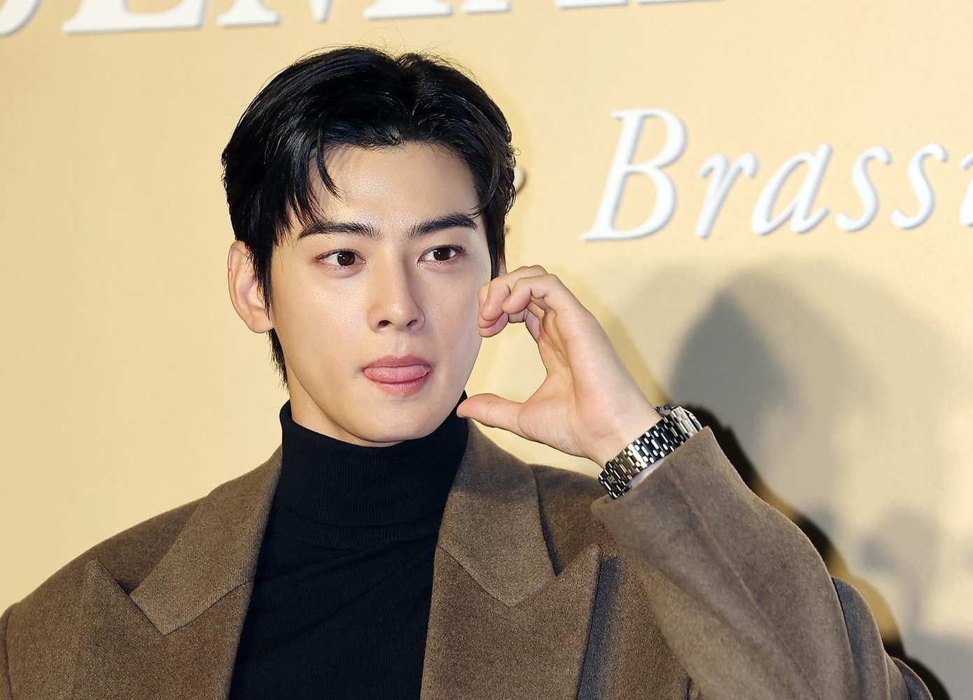 amp;#39;Mỹ nam đẹp nhất Hàn Quốcamp;#39; cúi đầu xin lỗi - 2