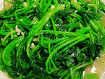 Bếp Eva - Loại rau giòn ngọt, giúp ẩm phổi, giảm ho, sáng mắt, xào đơn giản vẫn thơm ngon cực kỳ