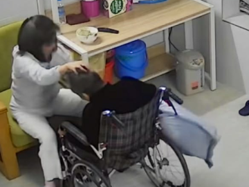 Tin tức - Nỗi ân hận của gia đình cụ bà ngồi xe lăn nghi bị giúp việc bạo hành
