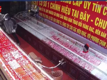 Từ bạn ảo hoá cướp thật: Công nhân ‘chập’ với sinh viên tấn công hiệu vàng trong đêm