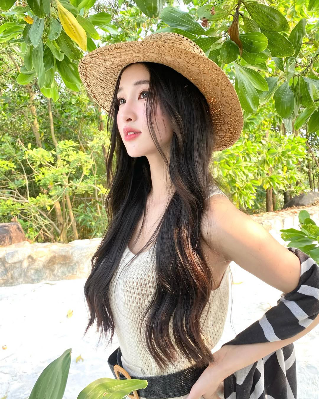 Nhan sắc trong trẻo giúp Phương Nhi dễ dàng trở nên nổi bật trong mọi khung hình.