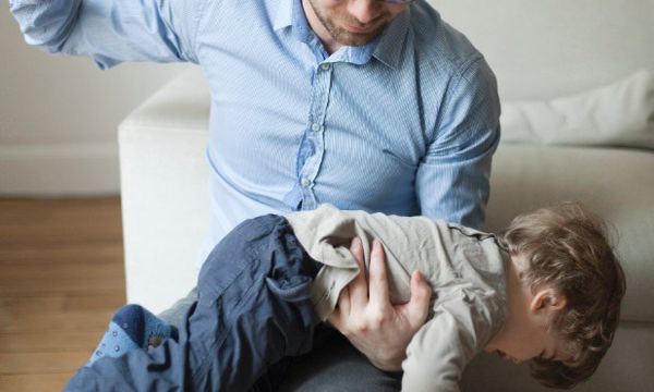 Đừng cưỡng ép, hạn chế sự năng động của con, nhiều lúc trẻ cần được giải phóng năng lượng để phát triển. Ảnh minh họa