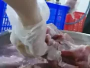 Tin tức - TP.HCM làm rõ nghi án đưa thịt hết hạn vào bữa ăn trường học