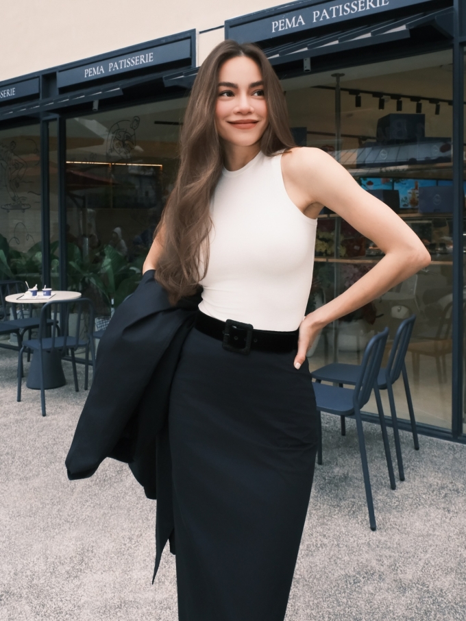 Hồ Ngọc Hà cho biết cô đang giữ mức cân phù hợp (khoảng 58 kg, cao 1,72 m) nhưng muốn các đường nét gương mặt được sắc hơn cũng như muốn xuất hiện chỉn chu nhất có thể nên đặt mục tiêu giảm 2 kg trong 3 tuần.