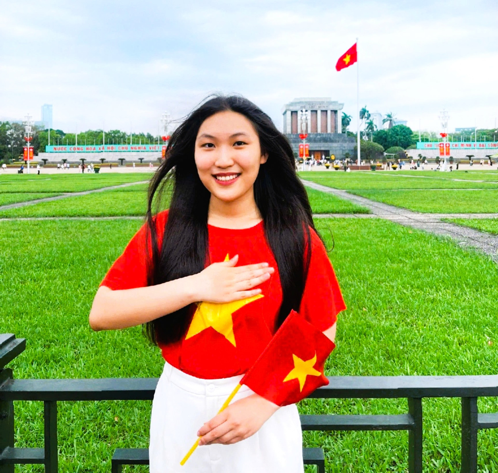 Nữ sinh Trương Phương Linh (sinh viên khóa K58, chuyên ngành Marketing số) có điểm tích lũy cao nhất ở đợt tốt nghiệp sớm của Trường ĐH Thương mại năm 2026. Ảnh: NVCC.