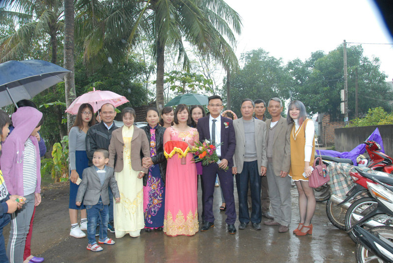 Ly hôn 3 năm rồi tái hợp, vợ chồng ở Thanh Hóa làm lễ ăn hỏi như lần đầu