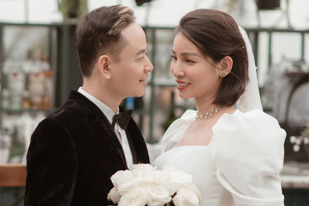 Nam diễn viên chuyên trị những vai phản diện Tùng Dương từng thừa nhận thất bại trong chuyện tình cảm khi trải qua 3 lần ly hôn. Những biến cố về sức khỏe và kinh doanh thất bại sau các cuộc hôn nhân đổ vỡ từng khiến anh rơi vào trầm cảm nặng. Tuy nhiên, ở tuổi ngoài 50, anh đã quyết định đi thêm bước nữa với người vợ thứ 4 vào năm 2023, hy vọng đây sẽ là bến đỗ cuối cùng của cuộc đời.