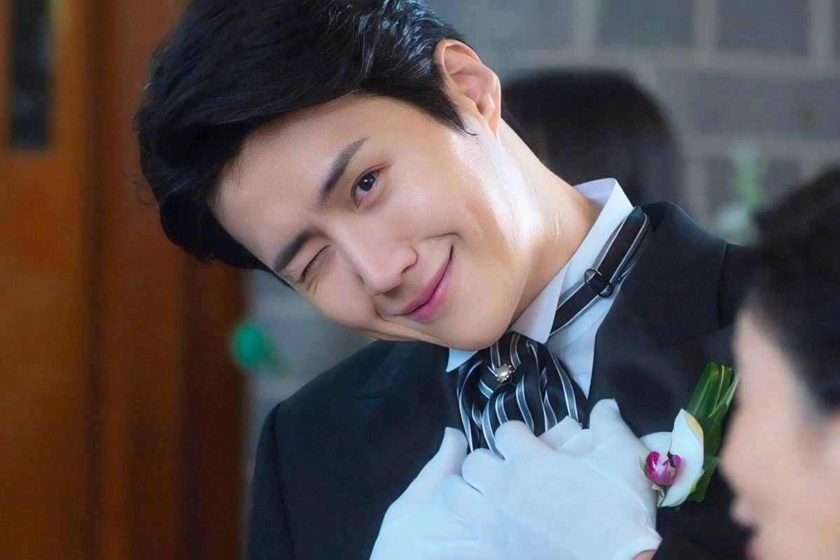 Cái nghiêng đầu nháy mắt gây bão của Kim Seon Ho trong Khi cuộc đời cho bạn quả quýt.