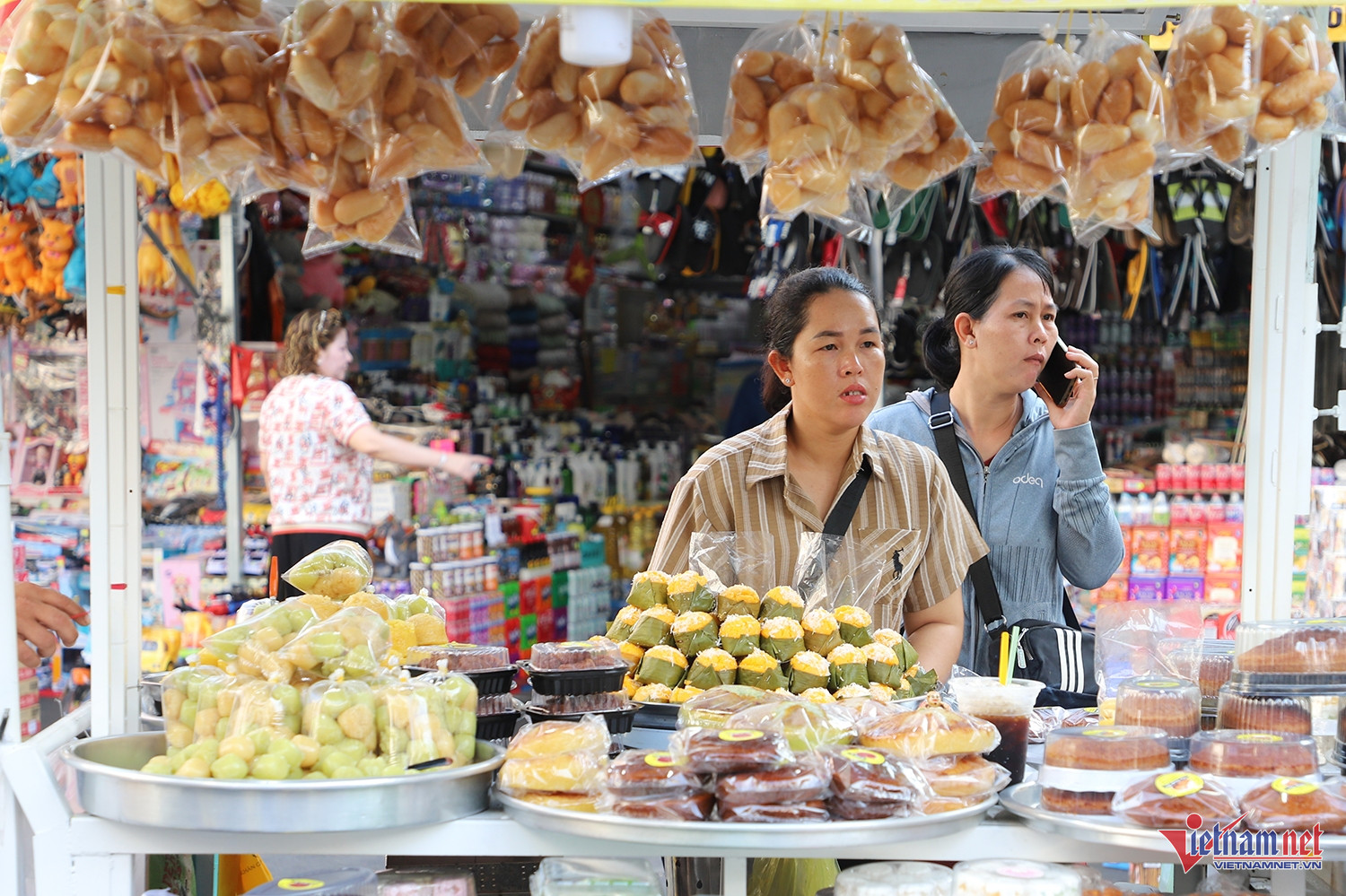 Khu chợ nổi tiếng bậc nhất miền Tây có loạt món amp;#34;tí honamp;#34; khiến du khách mê mẩn - 4