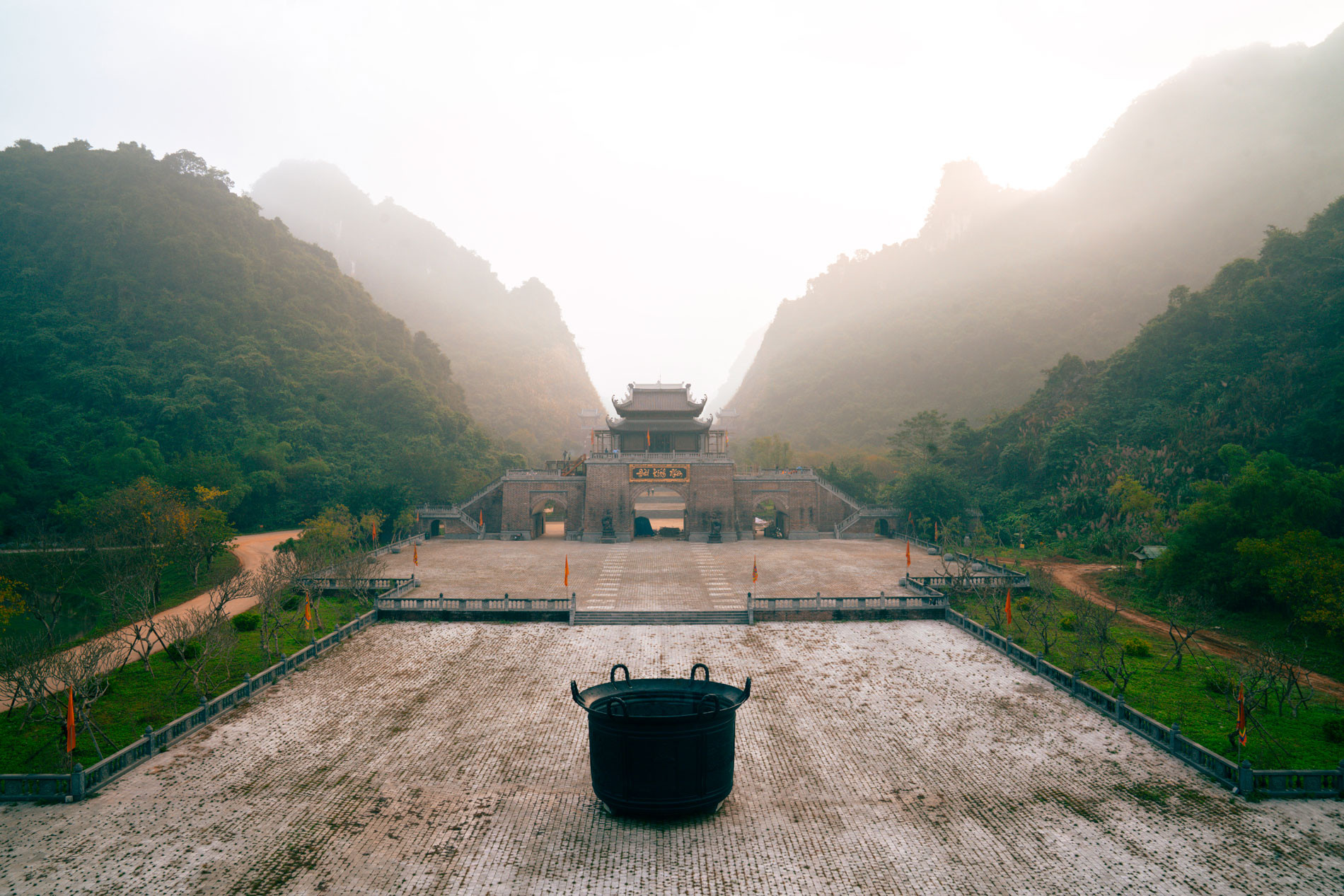 Đàn Kính Thiên, Còn Gọi Là Đàn Nam Giao, Là Nơi Các Hoàng Đế Phong Kiến Thực Hiện Lễ Tế Trời.