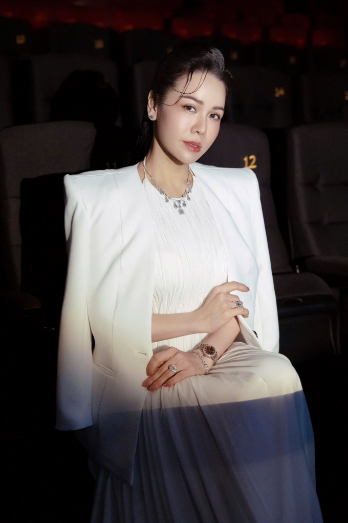 Ca sĩ, diễn viên Nhật Kim Anh.