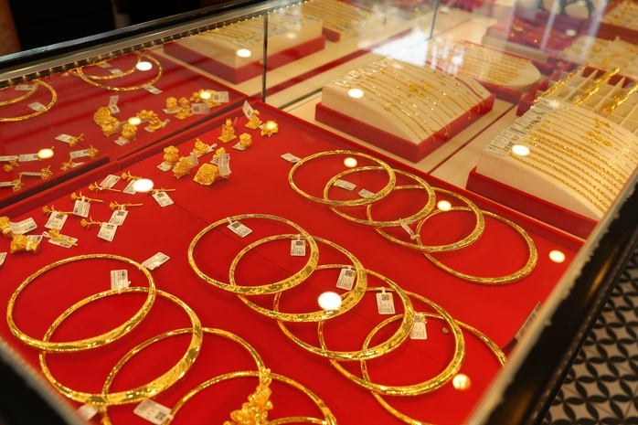 Giá vàng trong nước tăng mạnh trở lại vào sáng nay