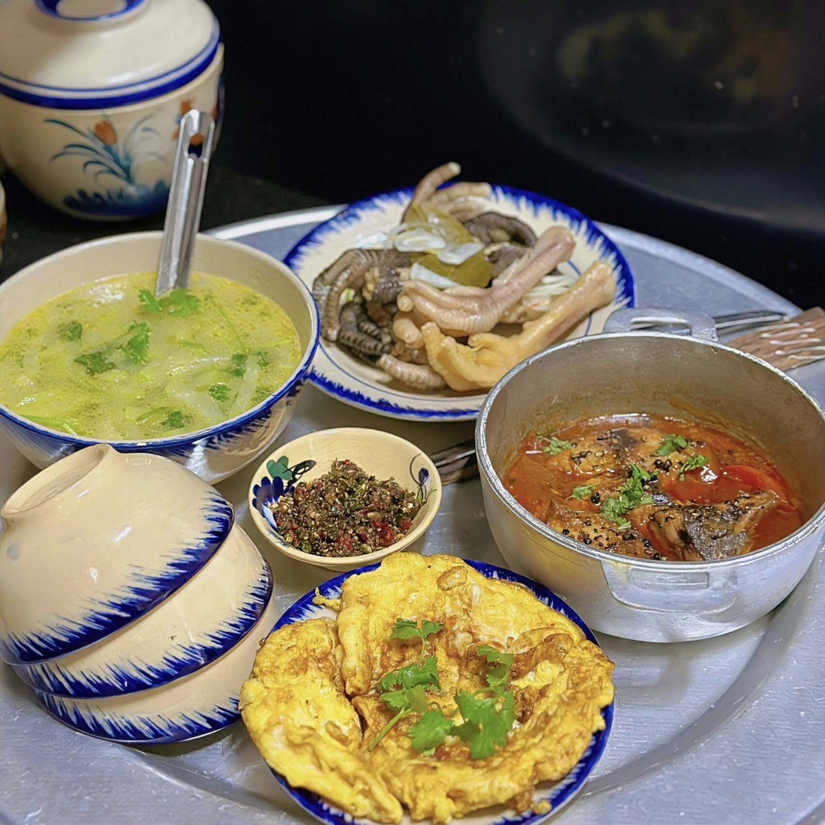 Vợ chồng trẻ amp;#39;giữ lửaamp;#39; hôn nhân bằng mâm cơm 60.000 đồng - 3