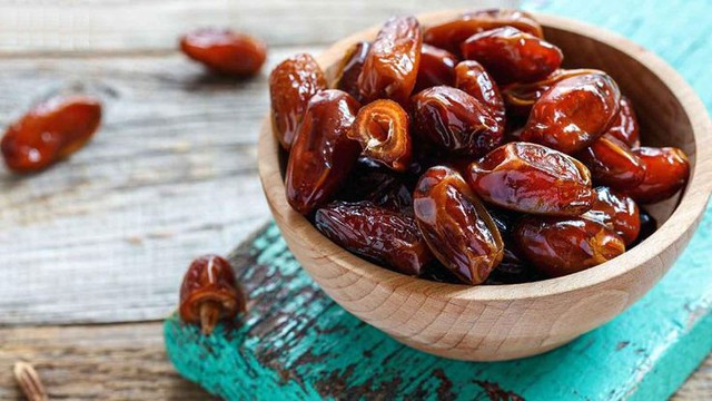 Chế độ ăn uống hợp lý giúp kiểm soát axit uric và giảm nguy cơ tái phát gout.