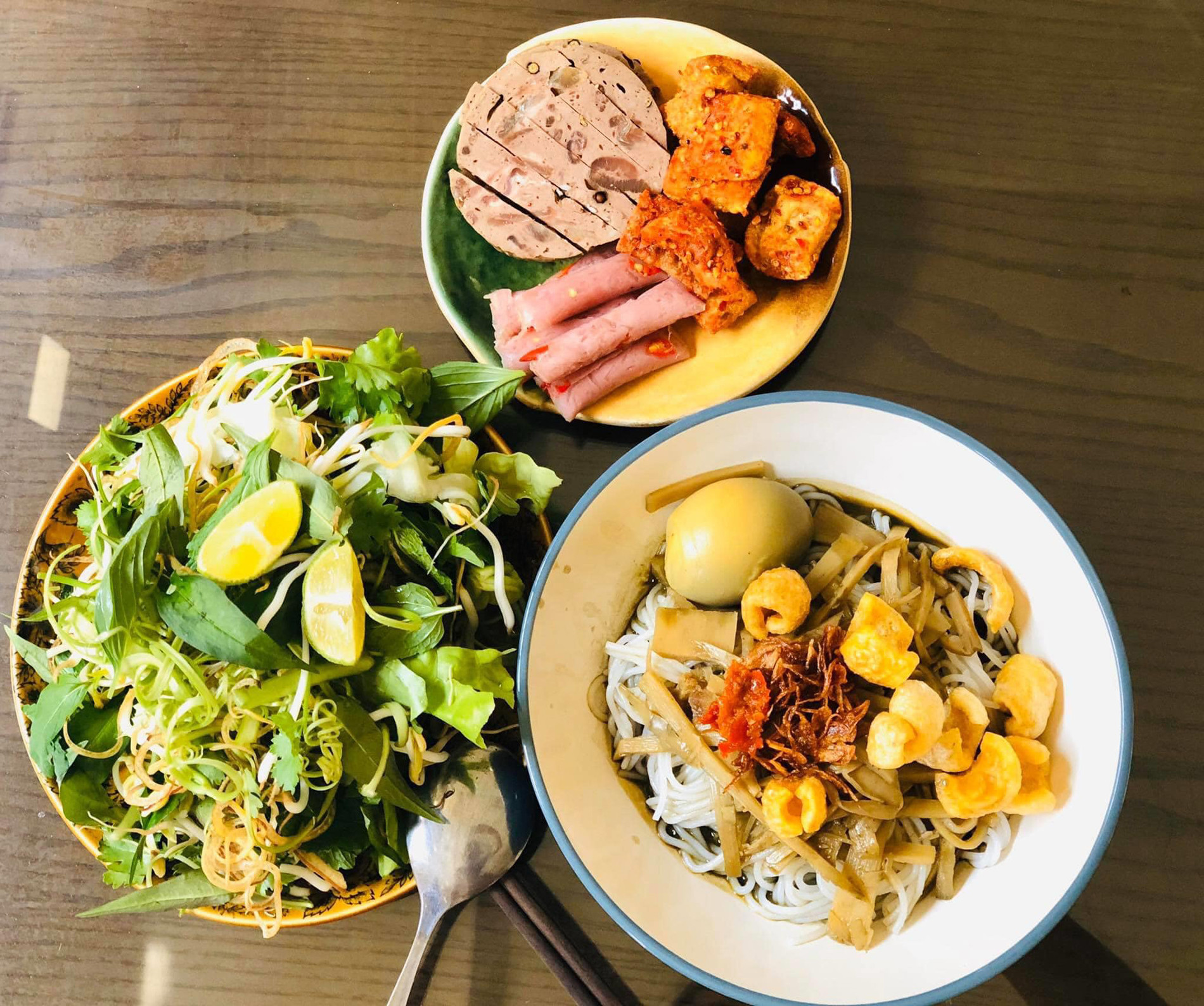 Một suất bún cua thối ở Gia Lai. Ảnh: Bún Cua Chi