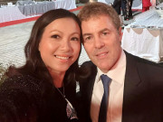 Yêu - Hoa hậu Ngô Mỹ Uyên và chồng Tây là giáo sư: Không có hôn thú, tiền ai nấy giữ