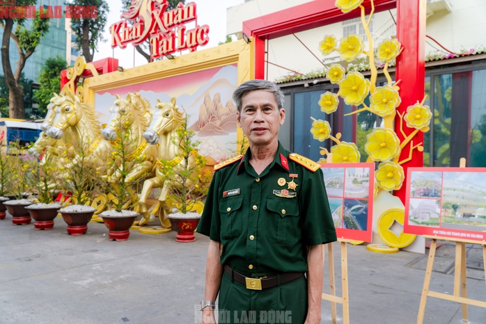 VIDEO: Những điểm amp;#34;check-inamp;#34; linh vật ngựa tại trung tâm TPHCM dịp Tết Bính Ngọ - 8