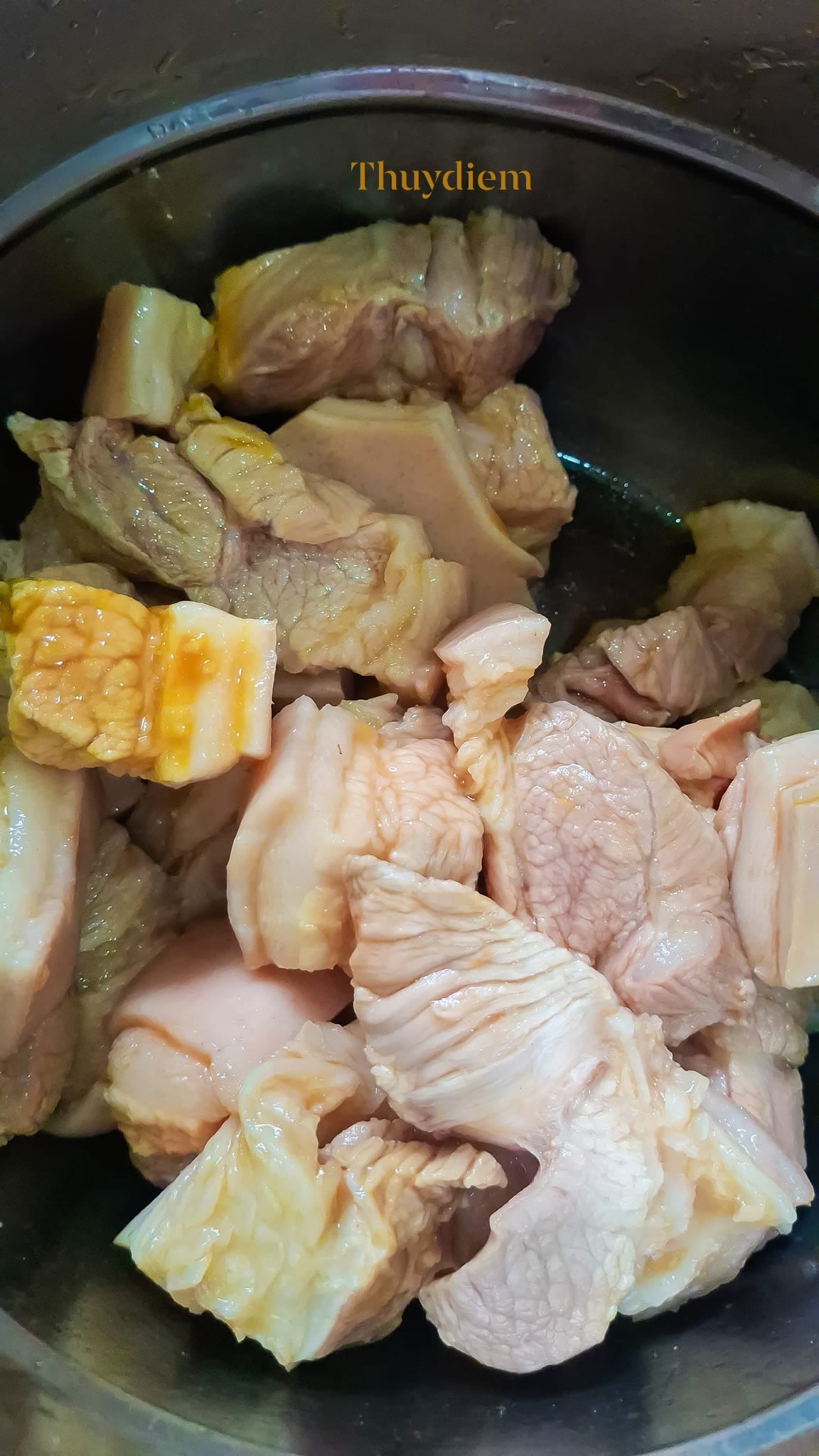 Dùng loại lá này nấu món thịt kho trứng để màu đẹp, nước trong, thơm ngon chuẩn vị ngày Tết - 2